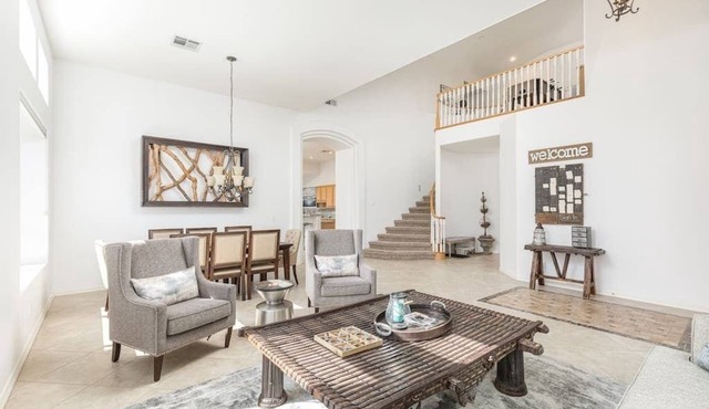 Great for families; Heated Pool & Spa, Very Clean!
