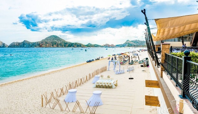 GREAT LOCATION, GREAT BEACH, WALK TO TOWN