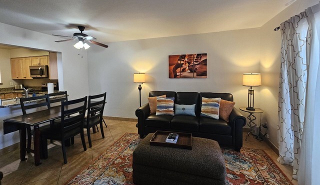 Great Location! Gated Community, Heated Pool & Spa, Near Old Town Scottsdale's Shopping/Dining/Golf!