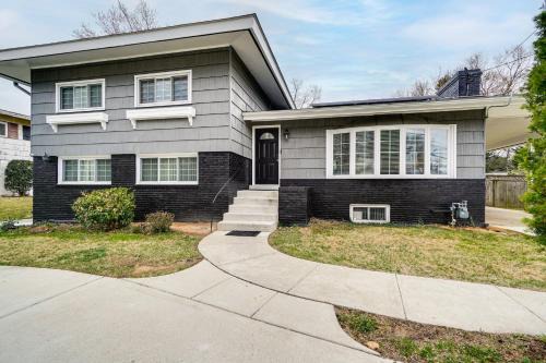 Group Getaway! Modern Silver Spring Home w/Yard in Silver Spring