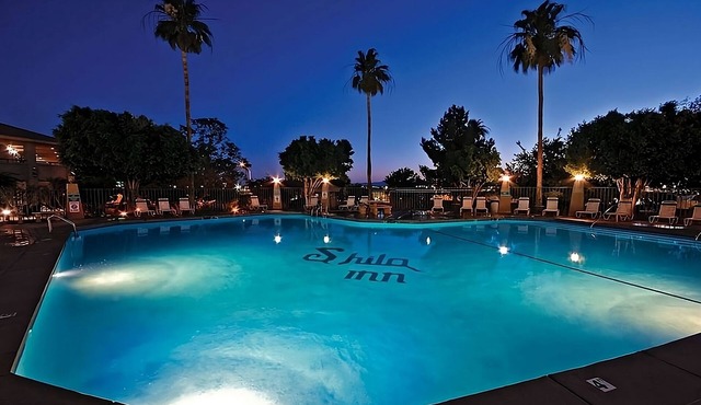 Group Travel! 2 Spacious Units, Pool, Fitness Center and Hot Tub