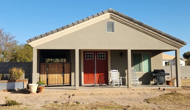Guest house with total private entrance