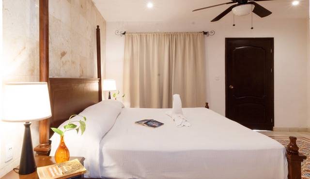 Habitacion de lujo estilo colonial en Valladolid, Yucatán.