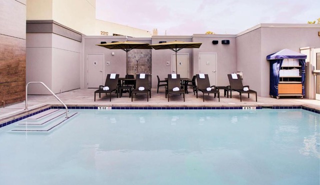 Hampton Inn & Suites Irvine/Orange County Airport