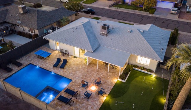 ☆ Heated Pool & Spa! Putting Green! Pool Table! Ping Pong! The Sweet Life ☆