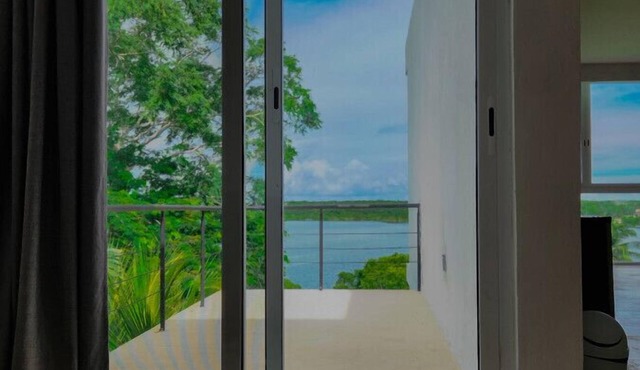 Hermosa Casa Del Lago