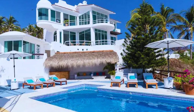 Hermosa Villa con alberca infinita Playa Zipolite