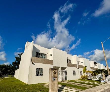 Hermosa y cómoda casa con alberca compartida en Puerto Morelos