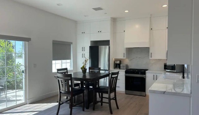 Hidden Modern Gem in the Heights of Camarillo, CA