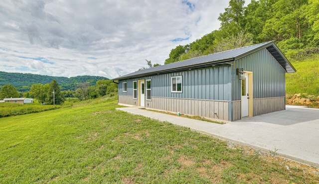 Hike, Fish & Relax: Kickapoo River Cabin! in Viola