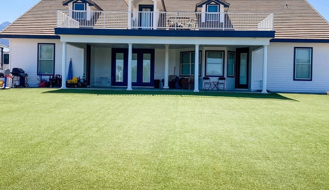 Hilltop Haven- Spacious family home with views