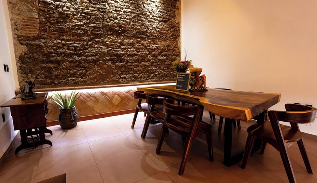 Histórica Casona Oaxaqueña tranquila y con excelente ubicación. Lobby y Balcón