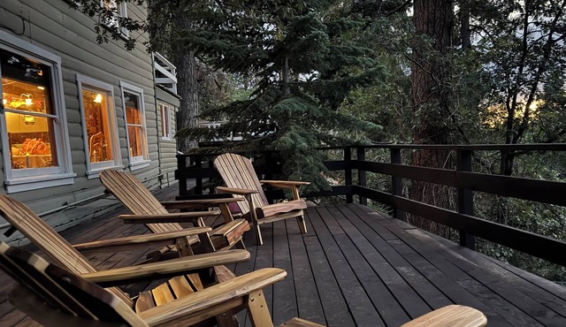 Historic 1940s Cabin in Green Vally Lake