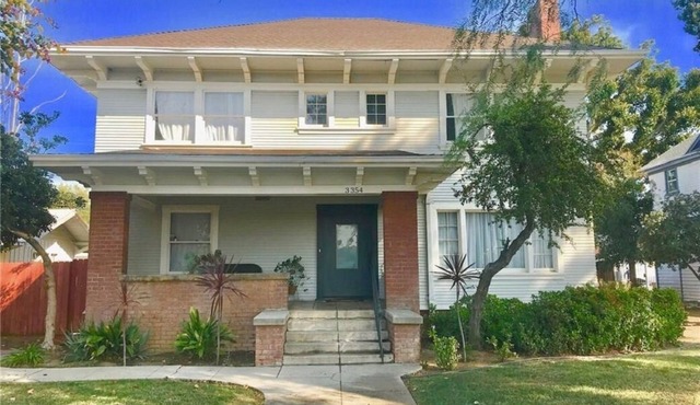 Historic Charm with Modern Comfort downtown Riverside