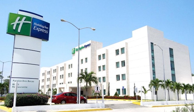 Holiday Inn Express Paraiso - Dos Bocas, an IHG Hotel