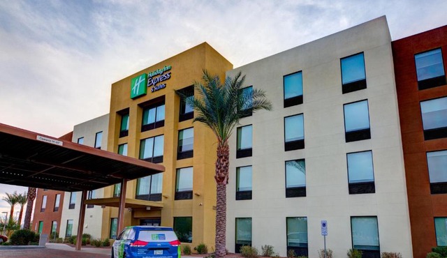 Holiday Inn Express & Suites - Phoenix North - Scottsdale by IHG