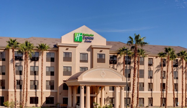 Holiday Inn Express & Suites Yuma by IHG