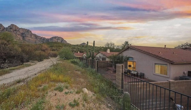 Home with Backyard access to Catalina State Park and outstanding mountains view!