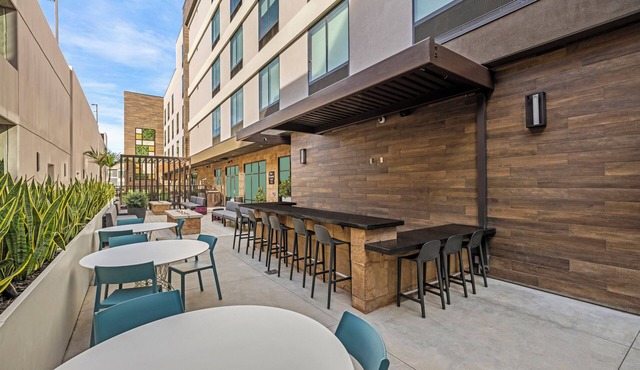 Home2 Suites by Hilton Riverside Downtown Convention Center