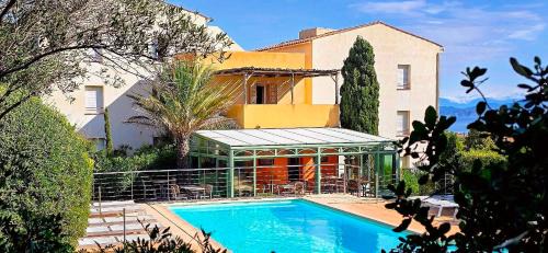 Hotel Cala di l'Oru in LʼÎle-Rousse