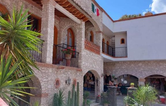 Hotel Casa Caro