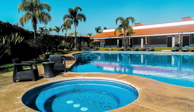 Hotel Ecce Inn & Spa