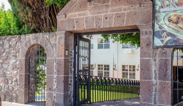 Hotel O Puente