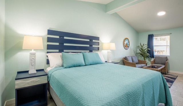 Hotel Palms in Atlantic Beach