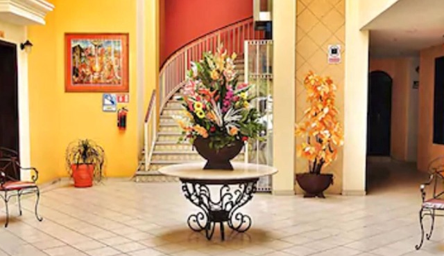 Hotel Plaza Jardín