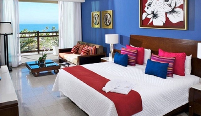 Hotel room on Beach in Acapulco at luxury resort