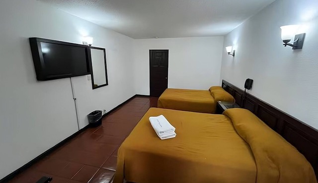 Hotel Villa Capri, 2 camas dobles 4 Huéspedes