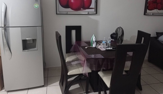 House 10 minutes from beaches