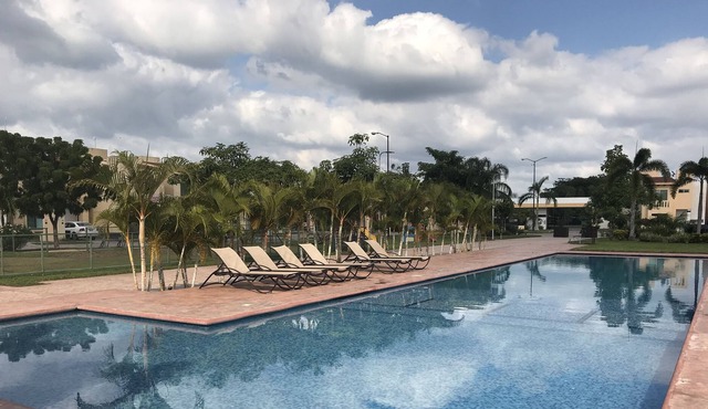 House 3 bedrooms 3.5 bathrooms. In Fracc. Amenities pool, gym, paddle