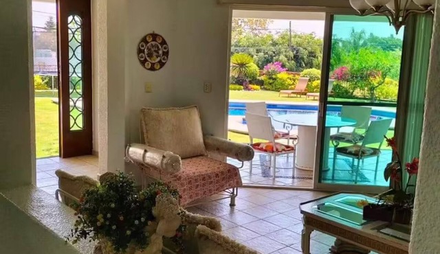 House from Saturday to Sunday with heated pool