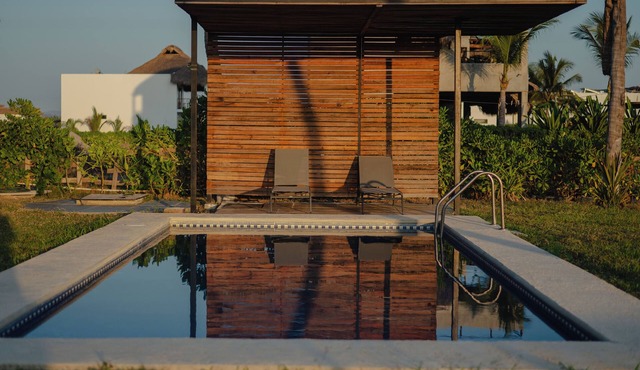 House in Puerto Escondido, Playa Palmarito: 3 bedrooms 3 bathrooms, pool and garden