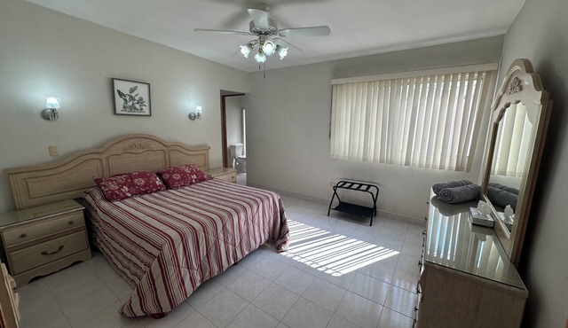 House with Excellent Location/Tec de Monterrey/Hospital Angeles/Private/Secure
