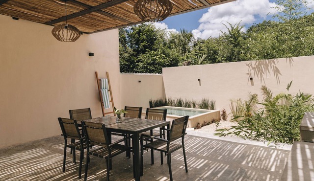 Incredible new house with a pool: Casa Nyx