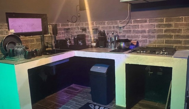 Industrial style loft 5 min from downtown Tampico