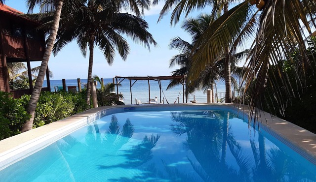 Ixpa-hu in Telchac Puerto, house with pool facing the sea