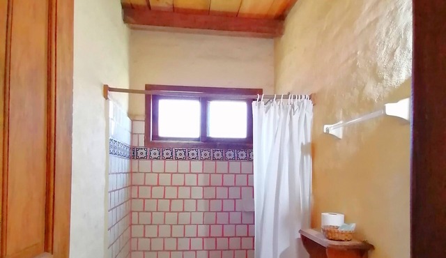 JACARANDA CABIN