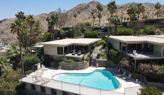 Jet Liner and Majestic Mountain Views from this Mid-Century Modern 2 Bedroom Gem