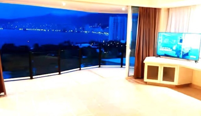 Joyas de Brisamar house. AC. Security 24/7, Best area for Beaches and restaurant