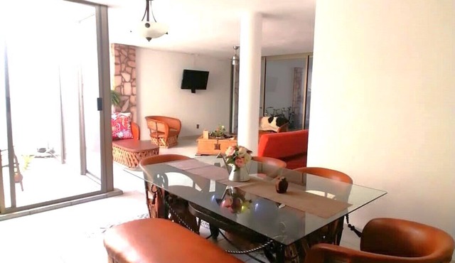 Just a 10 minute walk from the center of Tlaquepaque with garage.