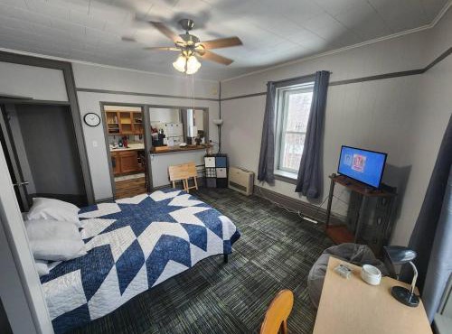 K5 2nd Floor Studio Near MTU, Keweenaw, Great Rates in South Range