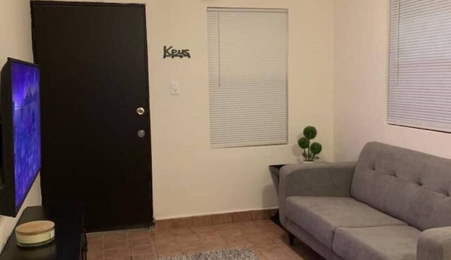 Karakter Inmuebles, Departamento Música