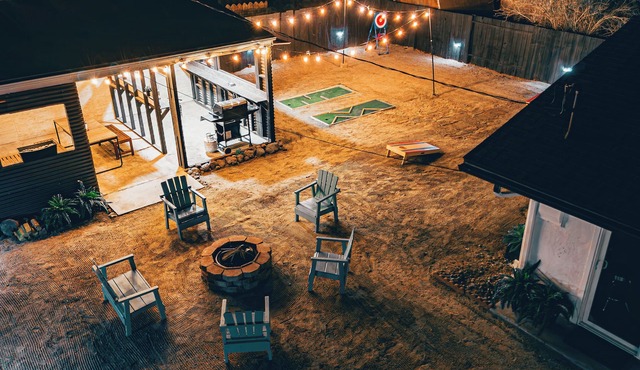 Kasa The Ridge – Desert Fun - 4 bedroom - 3 Bath - Pool Table - Mini Golf