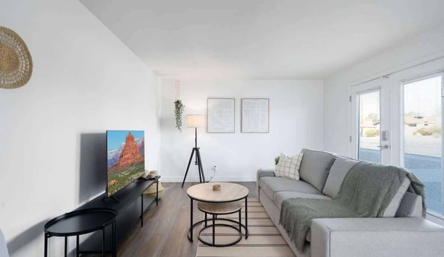 King bed | Close to Phoenix Zoo