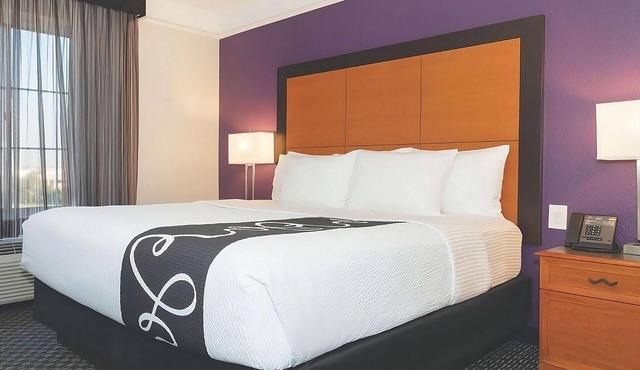 King Bed Executive Room at La Quinta Inn & Suites by Wyndham Ontario Airport