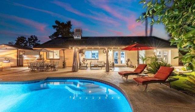 "Kings" Modern Retreat | Heated Pool & Fire Pit