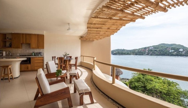 KK 301 Villa, Modern and new condo in Zihuatanejo